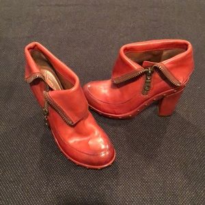 Kork ease Ryanne booties, canyon, size 8, new